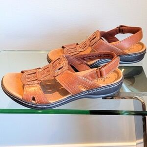 Clarks Brown Lisa Vine Leather Sandels Sz: 6